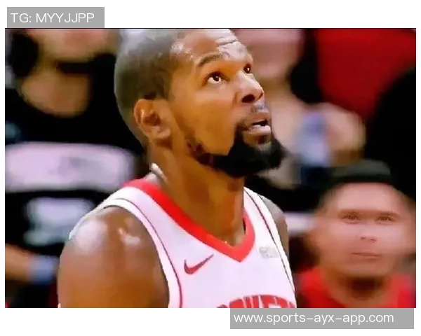 杜兰特盛赞阿门的超快二次起跳与独特风格如同发射台般令人惊叹 杜兰特盛赞阿门的超快二次起跳与独特风格如同发射台般令人惊叹