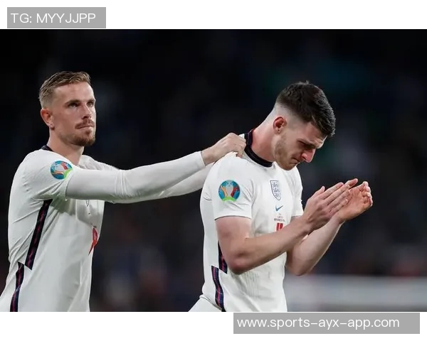 热刺年轻前锋斯卡列特今日参加英格兰队训练展现潜力 热刺年轻前锋斯卡列特今日参加英格兰队训练展现潜力