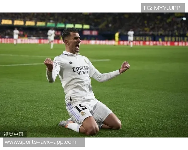 黄潜球员怒斥裁判判罚维尼修斯跳跃行为质疑红牌不公正