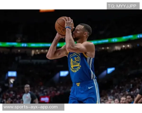 库里生涯第17赛季开局表现惊艳圆满加入180俱乐部场均325分引领球队