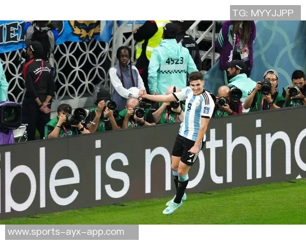 穆勒直言若非梅西裁判不会出黄牌手球停赛引发争议